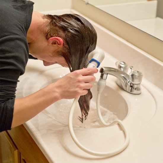كيفية غسل الشعر الدهني بسهولة