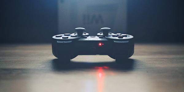 Per què jugar un videojoc és millor per al cervell que veure la televisió?