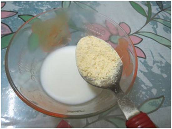 قناع بودرة الحليب لتهدئة البشرة