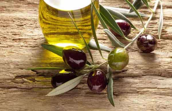 aceite de oliva para nutrir la piel envejecida