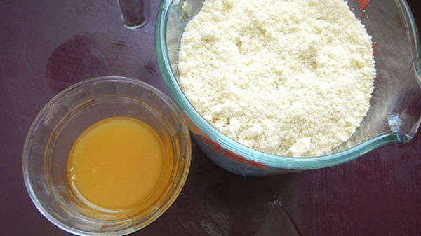 Remedio para la tos con almendras trituradas y zumo de naranja