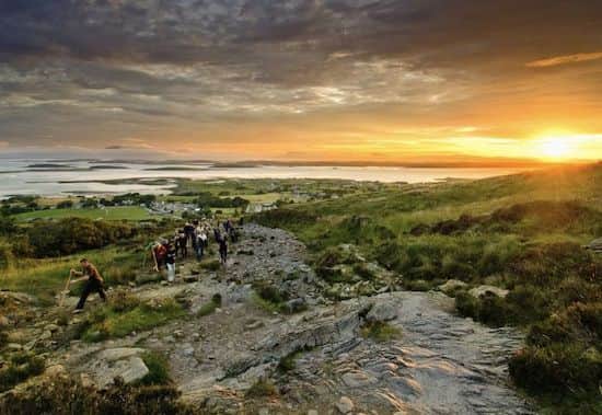 El Croagh Patrick, una de las caminatas más legendarias del mundo.