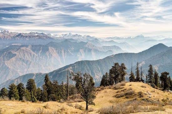 جبال الهيمالايا في شمال الهند ، واحدة من أكثر الرحلات الأسطورية في العالم.