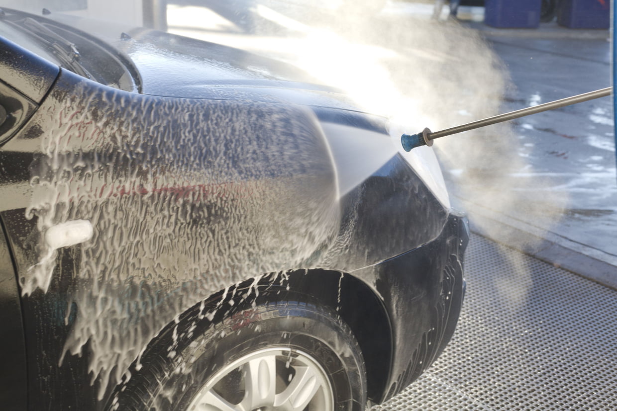 ¿Cómo lavar correctamente el interior de tu coche? Consejos para saber.