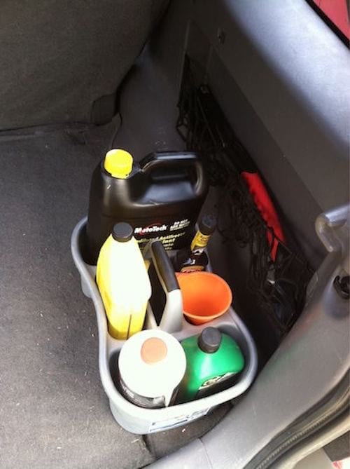 llevar un soporte de savoon para guardar las botellas en el coche