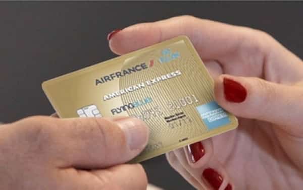 Un buen consejo para viajeros frecuentes es sacar una tarjeta de crédito con un programa de fidelización.