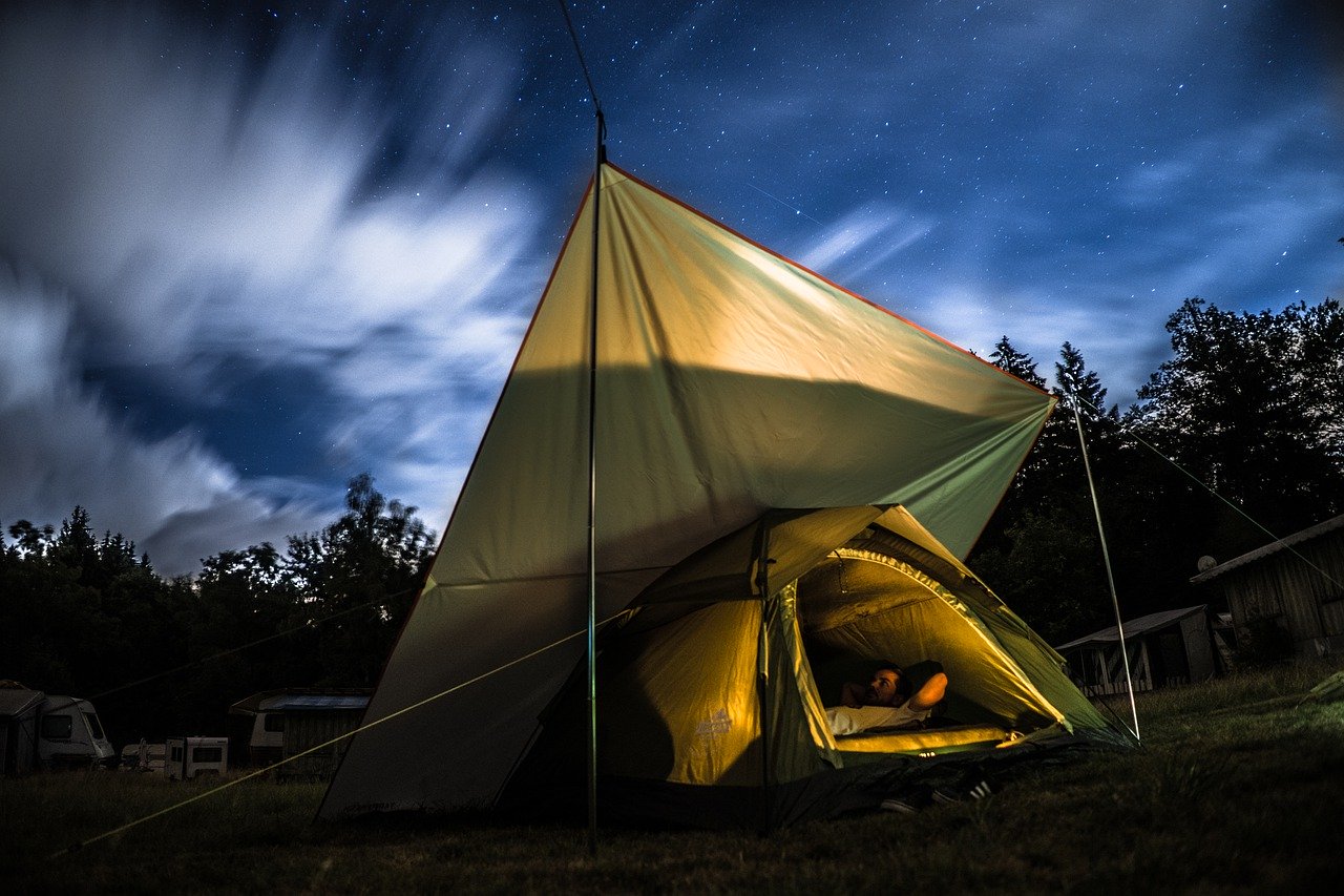20 dicas e truques essenciais para acampar.