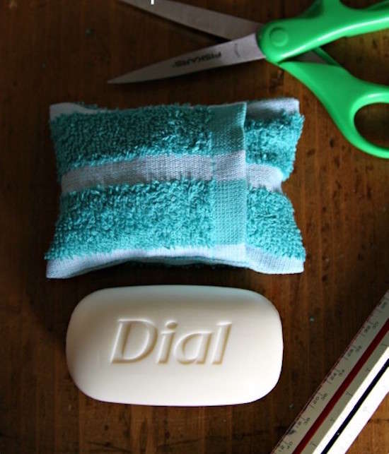 Per a un estoig de sabó ultra lleuger, utilitzeu la vostra tovallola.